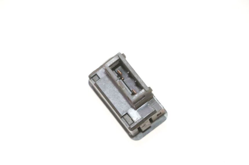 photo de STARTER SWITCH PIAGGIO LIBERTY IGET 4T 50 (2015 - 2020) - Zoom on usage condition