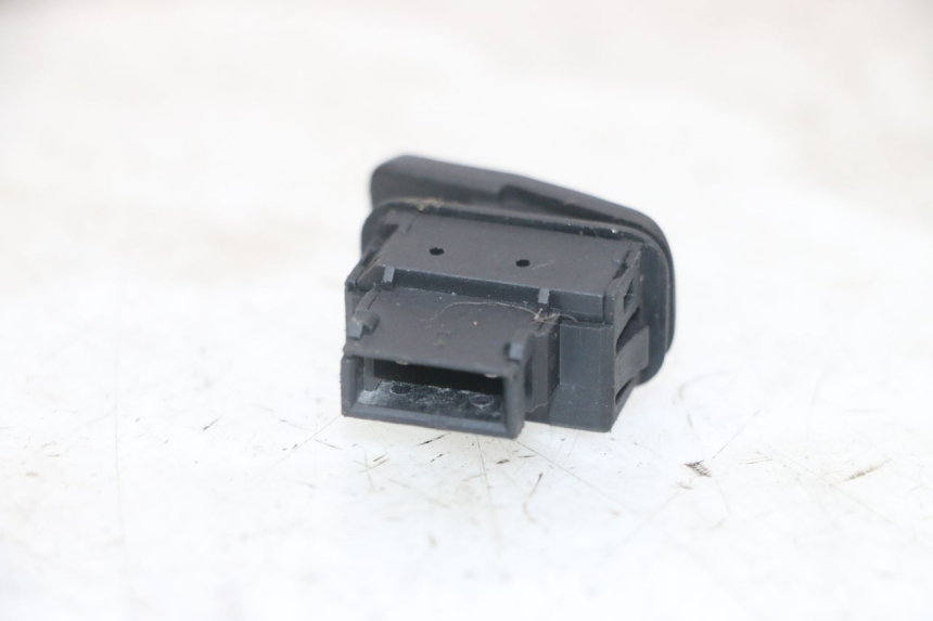 photo de STARTER SWITCH PIAGGIO NEW TYPHOON 50 (2018 - 2021) - Zoom on usage condition