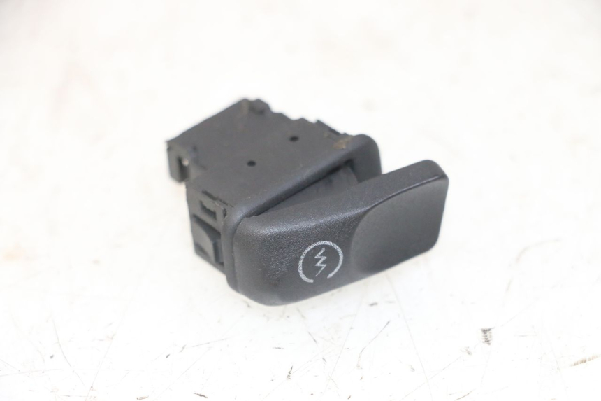 photo de STARTER SWITCH PIAGGIO NEW TYPHOON 50 (2018 - 2021) - Alternative perspective