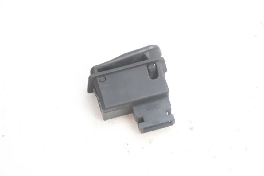 photo de STARTER SWITCH YAMAHA XMAX X-MAX 125 (2006 - 2009) - Zoom on usage condition