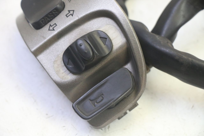 photo de RIGHT SWITCH QUADRO 4 4D 350 (2015 - 2018) - Zoom on usage condition