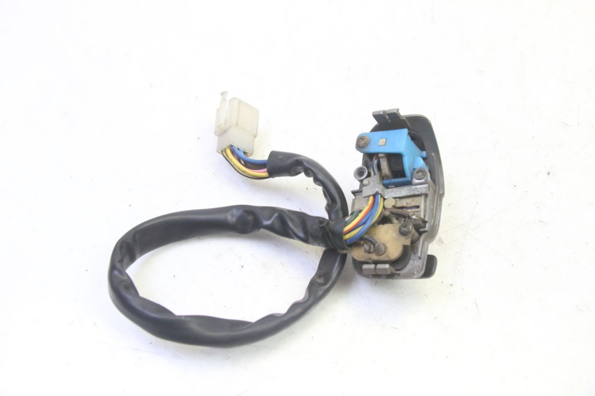 photo de RIGHT SWITCH QUADRO 4 4D 350 (2015 - 2018) - Technical close-up