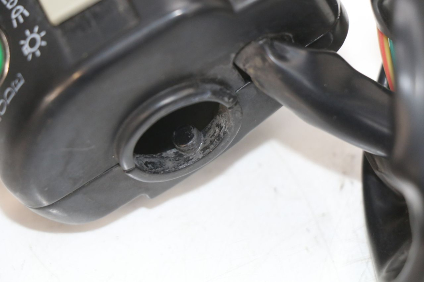 photo de Right switchgear E-MAX 80L 1 (2011 - 2014) - Fixing points details