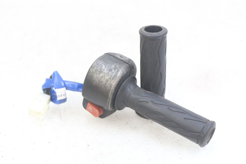 photo de RIGHT HANDLEBAR SWITCH KYMCO AGILITY 16+ 4T 50 (2018 - 2023) - Main view