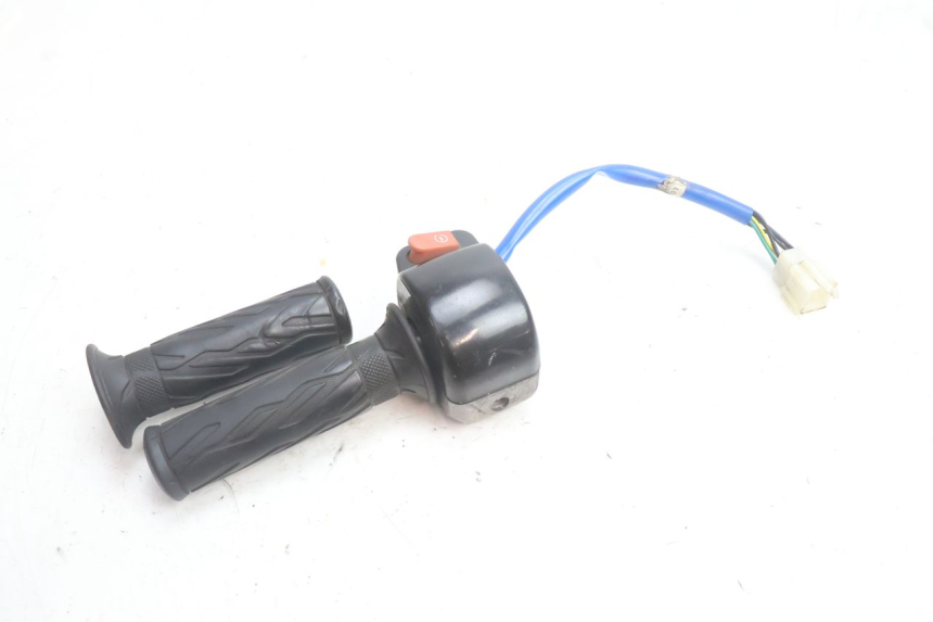 photo de RIGHT HANDLEBAR SWITCH KYMCO AGILITY 16+ 4T 50 (2018 - 2023) - Alternative perspective