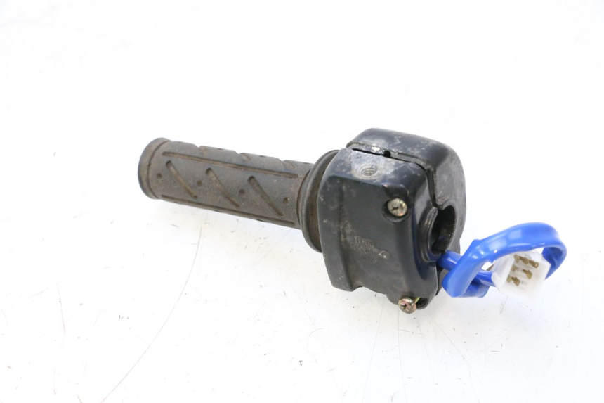 photo de RIGHT SWITCH KYMCO AGILITY 4T 10" 50 (2005 - 2018) - Fixing points details