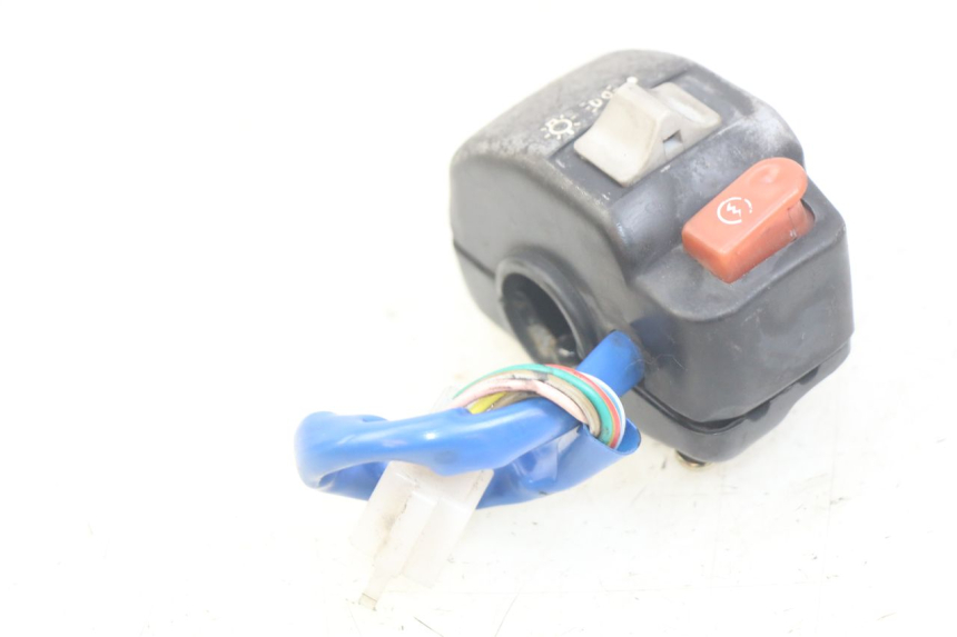 photo de RIGHT HANDLEBAR SWITCH KYMCO AGILITY 4T 50 (2005 - 2018) - Alternative perspective