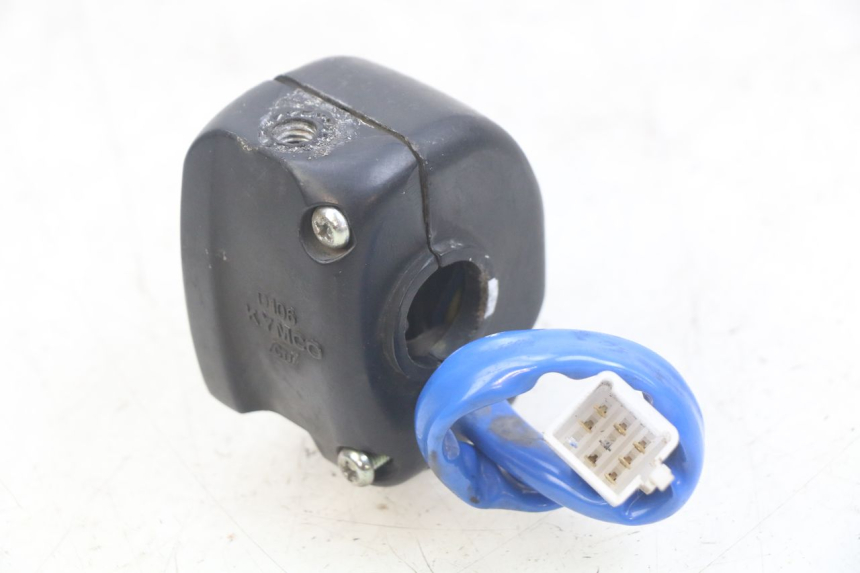 photo de RIGHT HANDLEBAR SWITCH KYMCO AGILITY 4T 50 (2005 - 2018) - Zoom on usage condition