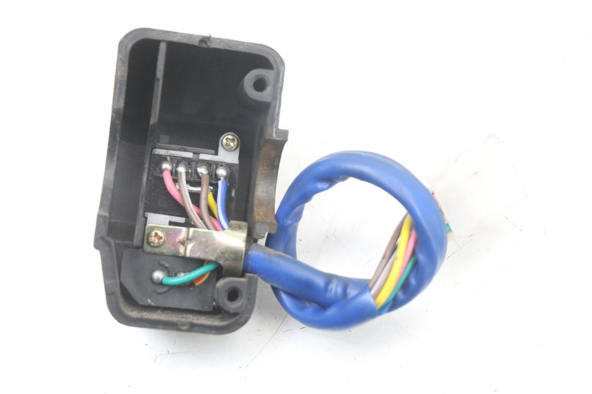 photo de RIGHT HANDLEBAR SWITCH KYMCO AGILITY 4T 50 (2005 - 2018) - Zoom on usage condition