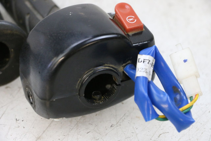 photo de RIGHT HANDLEBAR SWITCH KYMCO AGILITY 4T 50 (2018 - 2022) - Fixing points details