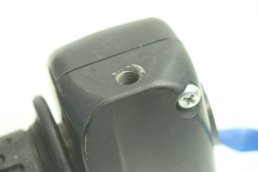 photo de RIGHT HANDLEBAR SWITCH KYMCO AGILITY 4T 50 (2018 - 2022) - Technical close-up