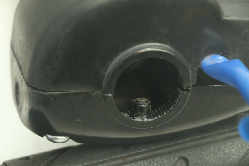 photo de RIGHT HANDLEBAR SWITCH KYMCO AGILITY 4T 50 (2018 - 2022) - Fixing points details