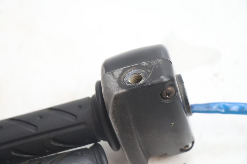 photo de RIGHT HANDLEBAR SWITCH KYMCO AGILITY 4T 50 (2018 - 2022) - Fixing points details