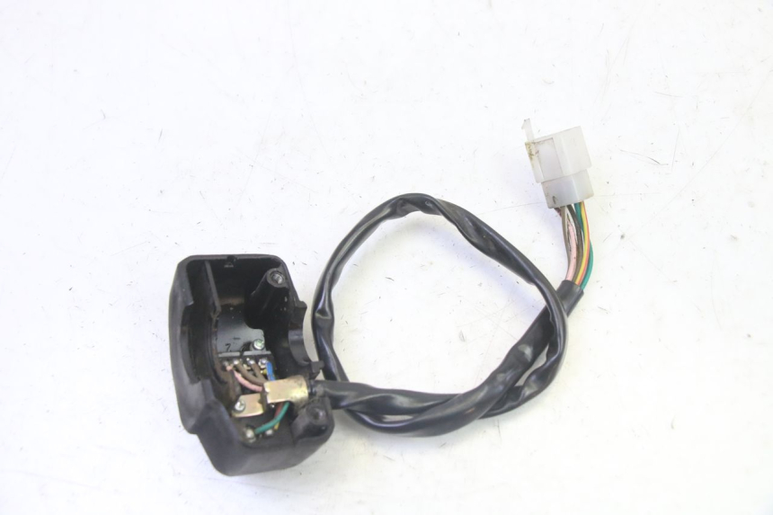photo de RIGHT HANDLEBAR SWITCH KYMCO AGILITY NAKED RENOUVO 2T 50 (2011 - 2018) - Alternative perspective