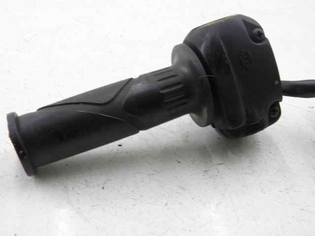 photo de RIGHT SWITCH BENZHOU YY50QT31 VINTAGE 50 (2009 - 2012) - Zoom on usage condition