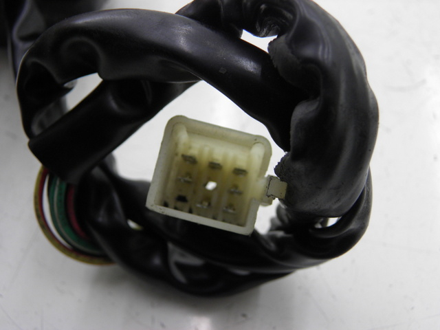 photo de RIGHT SWITCH BENZHOU YY50QT31 VINTAGE 50 (2009 - 2012) - Fixing points details