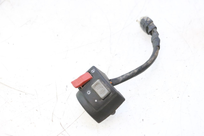 photo de RIGHT HANDLEBAR SWITCH MBK BOOSTER SPIRIT 50 (1999 - 2003) - Component detail