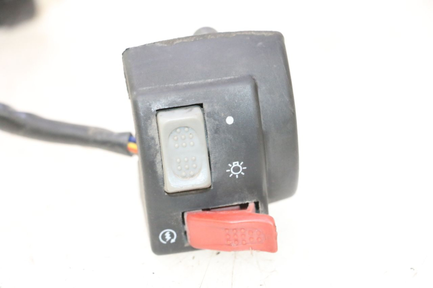 photo de RIGHT HANDLEBAR SWITCH MBK BOOSTER SPIRIT 50 (1999 - 2003) - Product overview