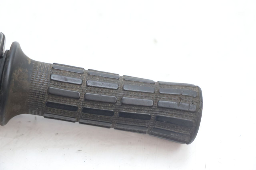 photo de RIGHT SWITCH MBK BOOSTER SPIRIT 50 (1996 - 1999) - Zoom on usage condition