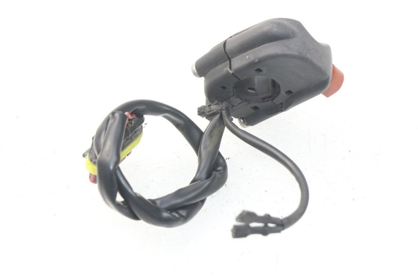 photo de RIGHT SWITCH MV AGUSTA BRUTALE R WALLY 910 (2008 - 2008) - Alternative perspective