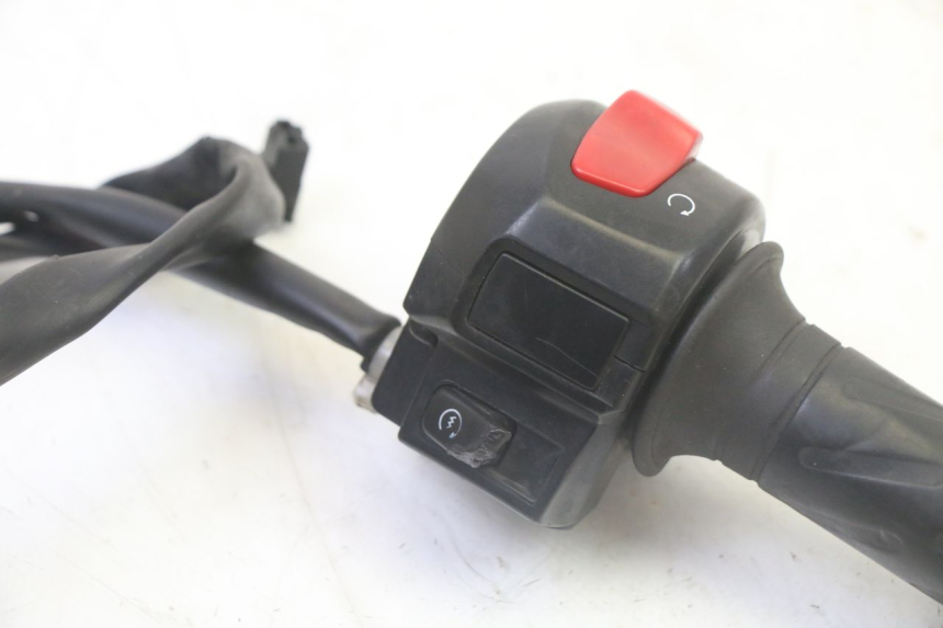 photo de RIGHT HANDLEBAR SWITCH SUZUKI BURGMAN 125 (2007 - 2014) - Component detail