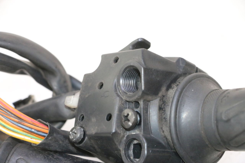 photo de RIGHT HANDLEBAR SWITCH SUZUKI BURGMAN 125 (2007 - 2014) - Technical close-up