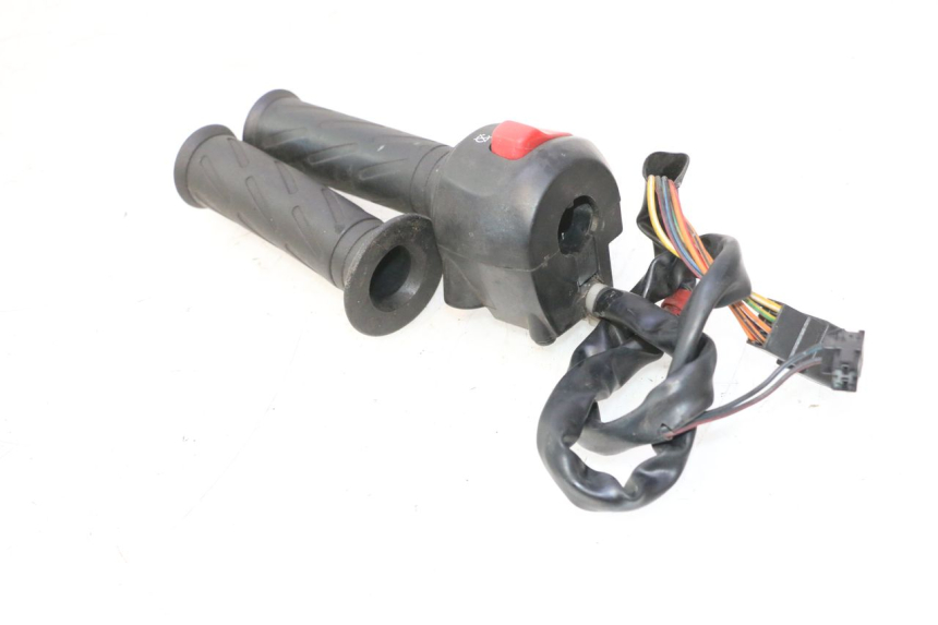 photo de RIGHT HANDLEBAR SWITCH SUZUKI BURGMAN 125 (2007 - 2014) - Product overview