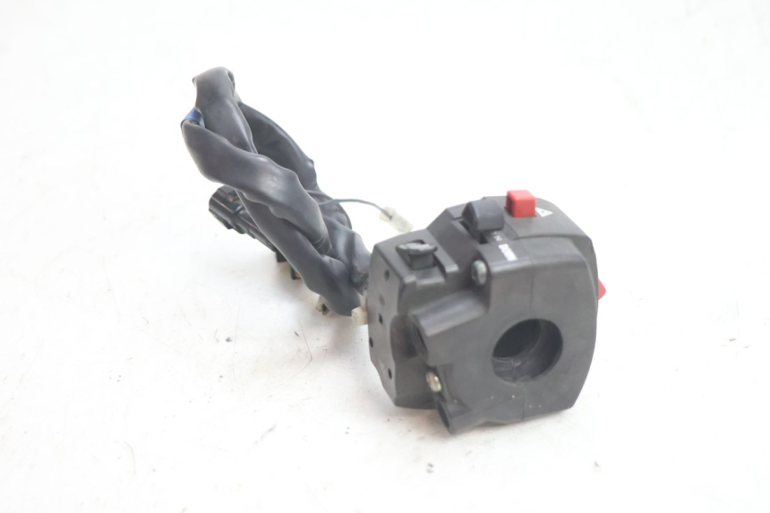 photo de RIGHT SWITCH SUZUKI BURGMAN EXECUTIVE ABS 650 (2006 - 2012) - Alternative perspective