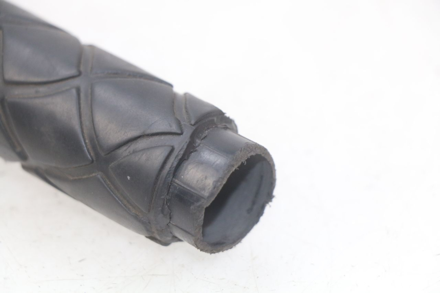 photo de RIGHT HANDLEBAR SWITCH YAMAHA BW'S 50 (1999 - 2003) - Fixing points details