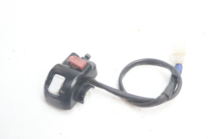 photo de RIGHT HANDLEBAR SWITCH YAMAHA BW'S BWS 125 (2010 - 2013) - Zoom on usage condition