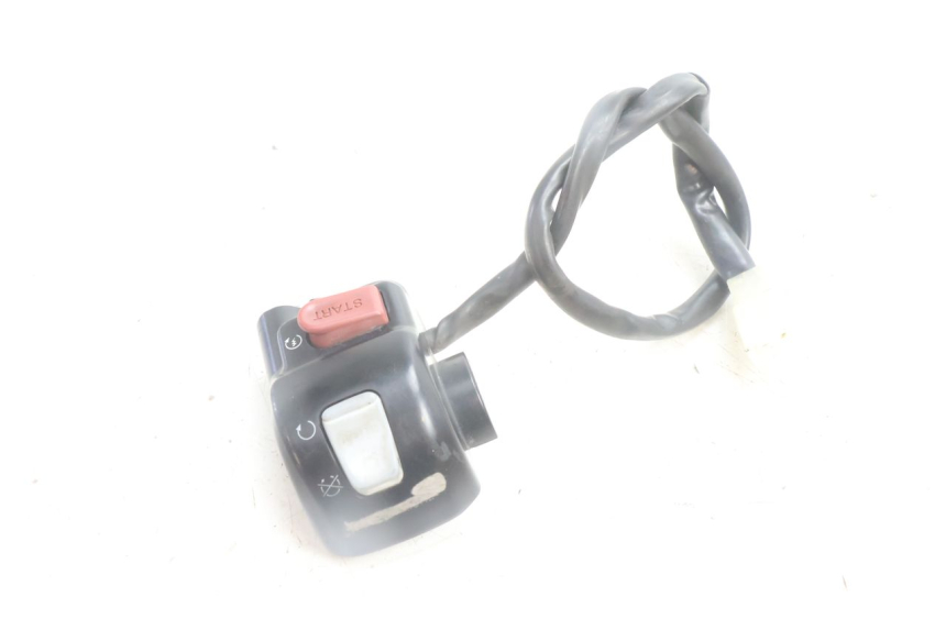 photo de RIGHT HANDLEBAR SWITCH YAMAHA BW'S BWS 125 (2010 - 2013) - Zoom on usage condition