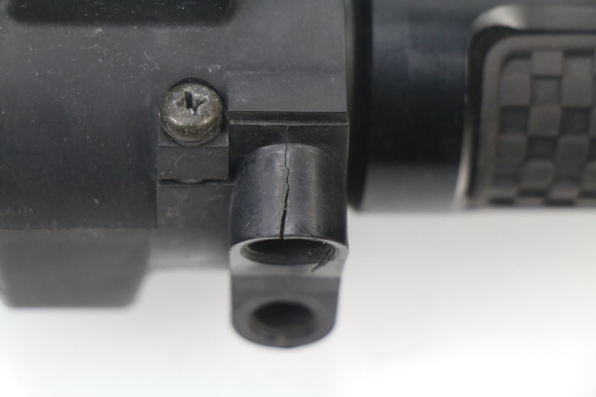 photo de RIGHT SWITCH HONDA CBR 929 RR FIREBLADE 900 (2000 - 2001) - Zoom on usage condition