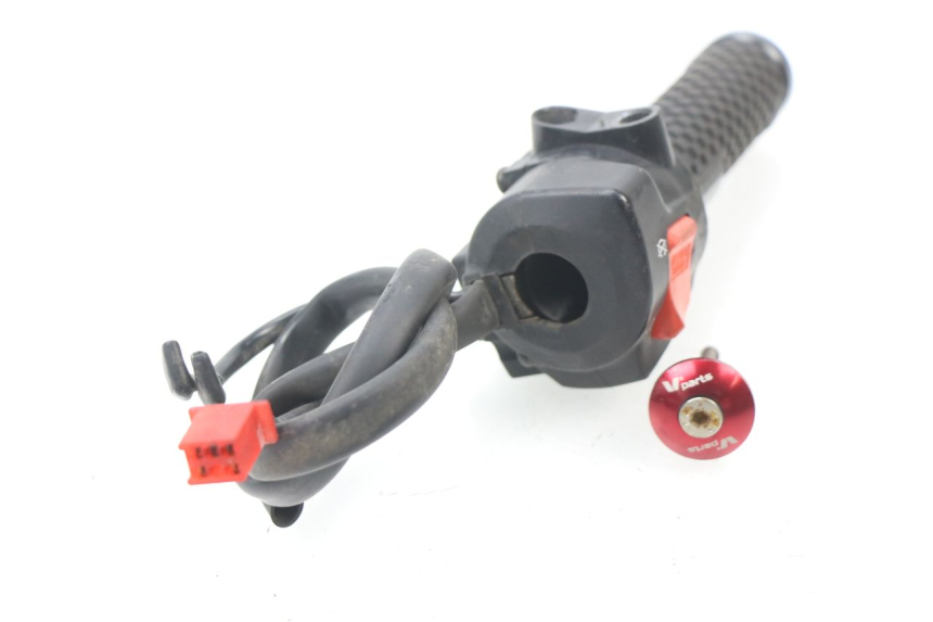 photo de RIGHT SWITCH HONDA CBR 929 RR FIREBLADE 900 (2000 - 2001) - Surface and material condition