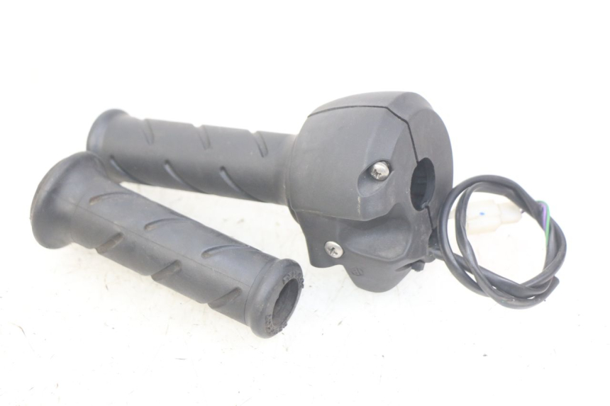 photo de RIGHT HANDLEBAR SWITCH PEUGEOT CITYSTAR 2T 50 (2018 - 2021) - Technical close-up