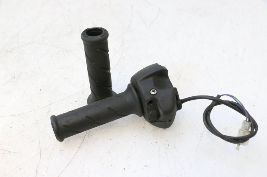 photo de RIGHT HANDLEBAR SWITCH PEUGEOT CITYSTAR 2T 50 (2018 - 2021) - Component detail