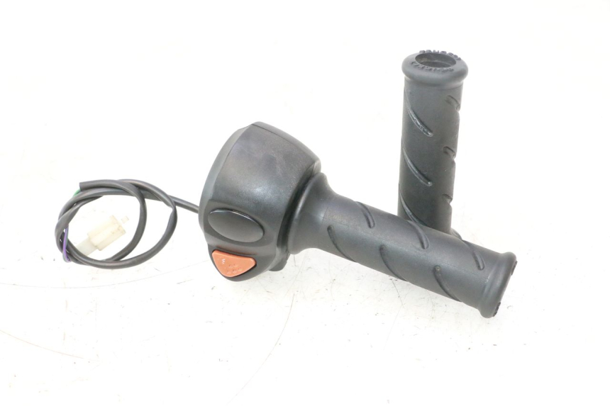 photo de RIGHT HANDLEBAR SWITCH PEUGEOT CITYSTAR 2T 50 (2018 - 2021) - Main view