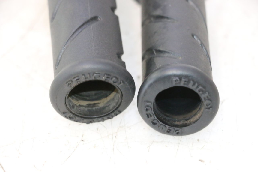 photo de RIGHT HANDLEBAR SWITCH PEUGEOT CITYSTAR 2T 50 (2018 - 2021) - Component detail