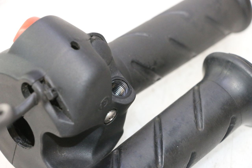 photo de RIGHT HANDLEBAR SWITCH PEUGEOT CITYSTAR 2T 50 (2018 - 2021) - Product overview