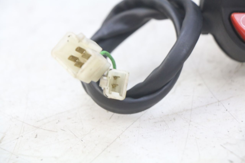 photo de RIGHT HANDLEBAR SWITCH PEUGEOT CITYSTAR AIR 125 (2014 - 2017) - Product overview