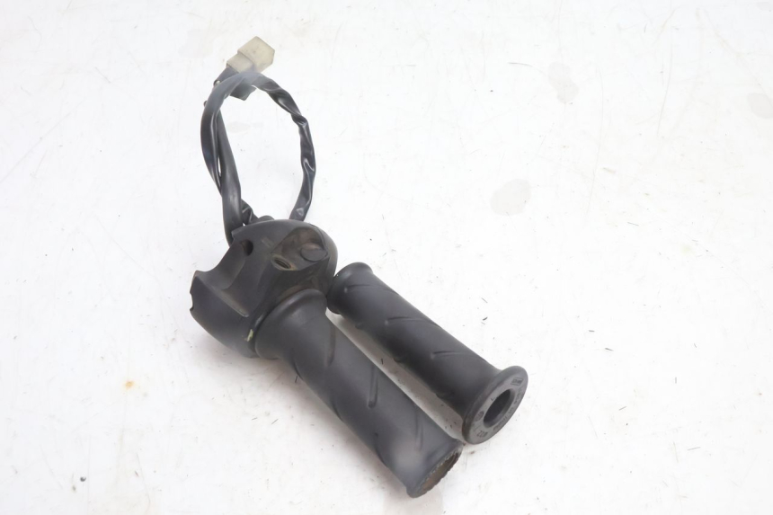 photo de RIGHT HANDLEBAR SWITCH PEUGEOT CITYSTAR 125 (2011 - 2017) - Component detail