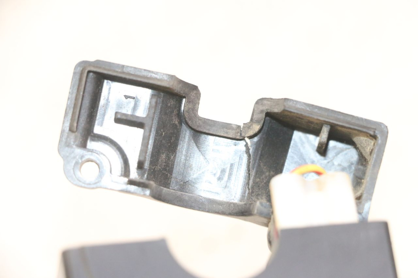 photo de RIGHT SWITCH HONDA CRF-F CRF F 110 (2019 - 2022) - Zoom on usage condition