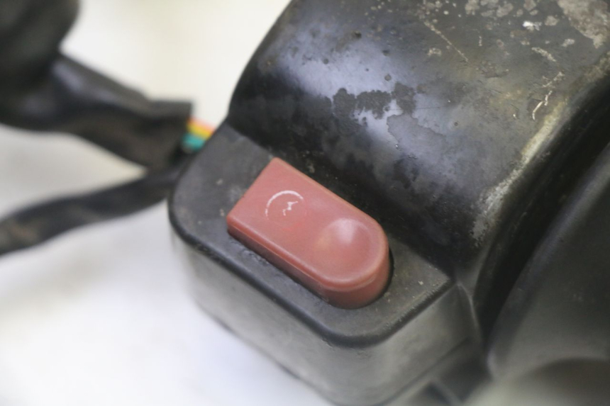 photo de RIGHT HANDLEBAR SWITCH SYM CROX 4T 50 (2016 - 2023) - Alternative perspective