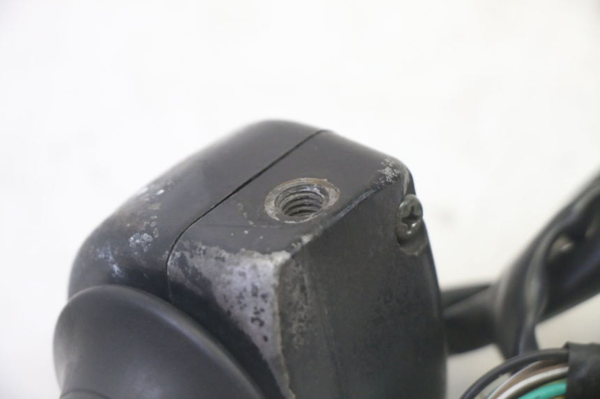 photo de RIGHT HANDLEBAR SWITCH SYM CROX 4T 50 (2016 - 2023) - Surface and material condition
