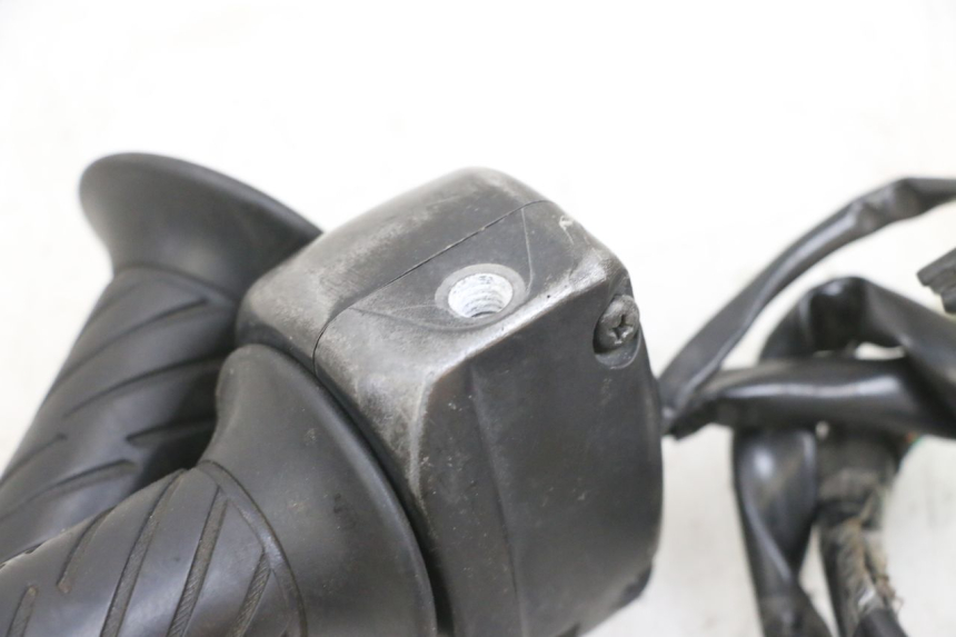 photo de RIGHT HANDLEBAR SWITCH SYM CROX 4T 50 (2016 - 2023) - Alternative perspective