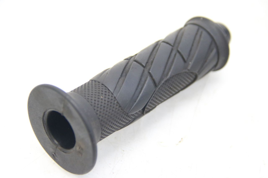 photo de RIGHT HANDLEBAR SWITCH LONGJIA DIGITA 4T 50 (2019 - 2022) - Zoom on usage condition