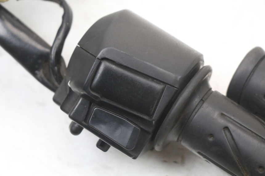 photo de RIGHT HANDLEBAR SWITCH KYMCO DINK 4T 50 (2007 - 2018) - Component detail