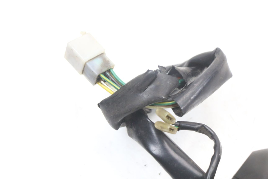 photo de RIGHT HANDLEBAR SWITCH KYMCO DINK 4T 50 (2007 - 2018) - Surface and material condition