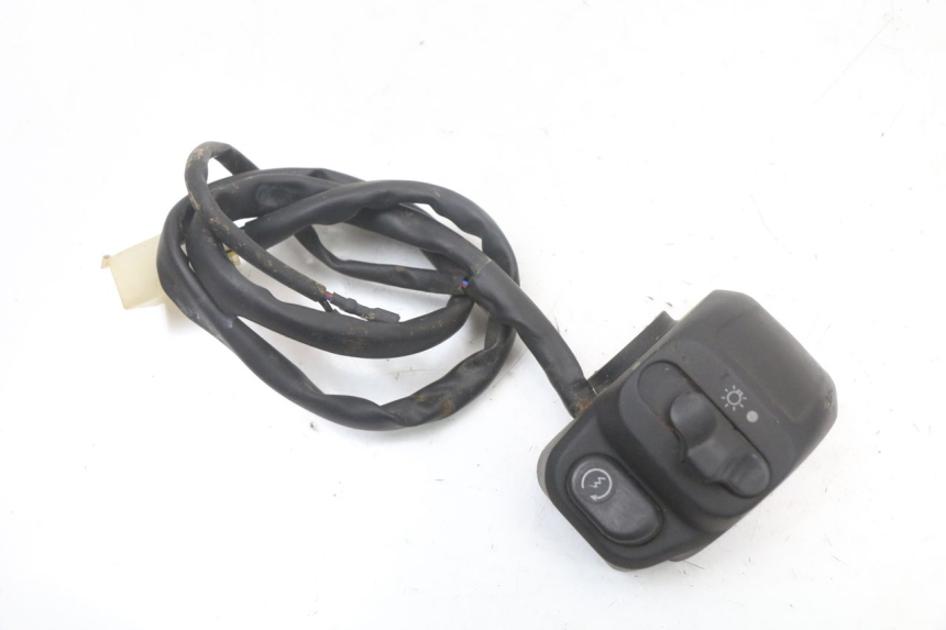 photo de RIGHT HANDLEBAR SWITCH GILERA DNA 50 (2000 - 2007) - Main view