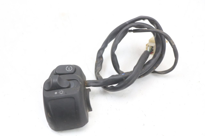 photo de RIGHT HANDLEBAR SWITCH GILERA DNA 50 (2000 - 2007) - Zoom on usage condition