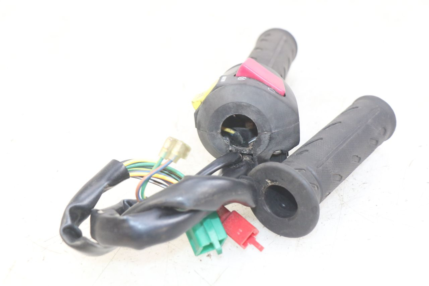 photo de RIGHT HANDLEBAR SWITCH KYMCO DOWNTOWN ABS 125 (2015 - 2017) - Alternative perspective